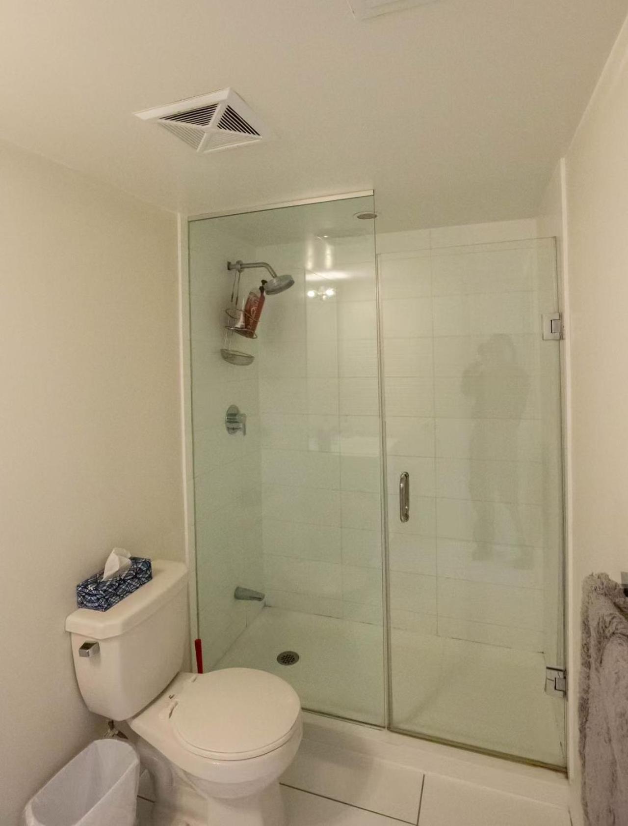 Cn Tower View Suite With Free Parking 토론토 외부 사진